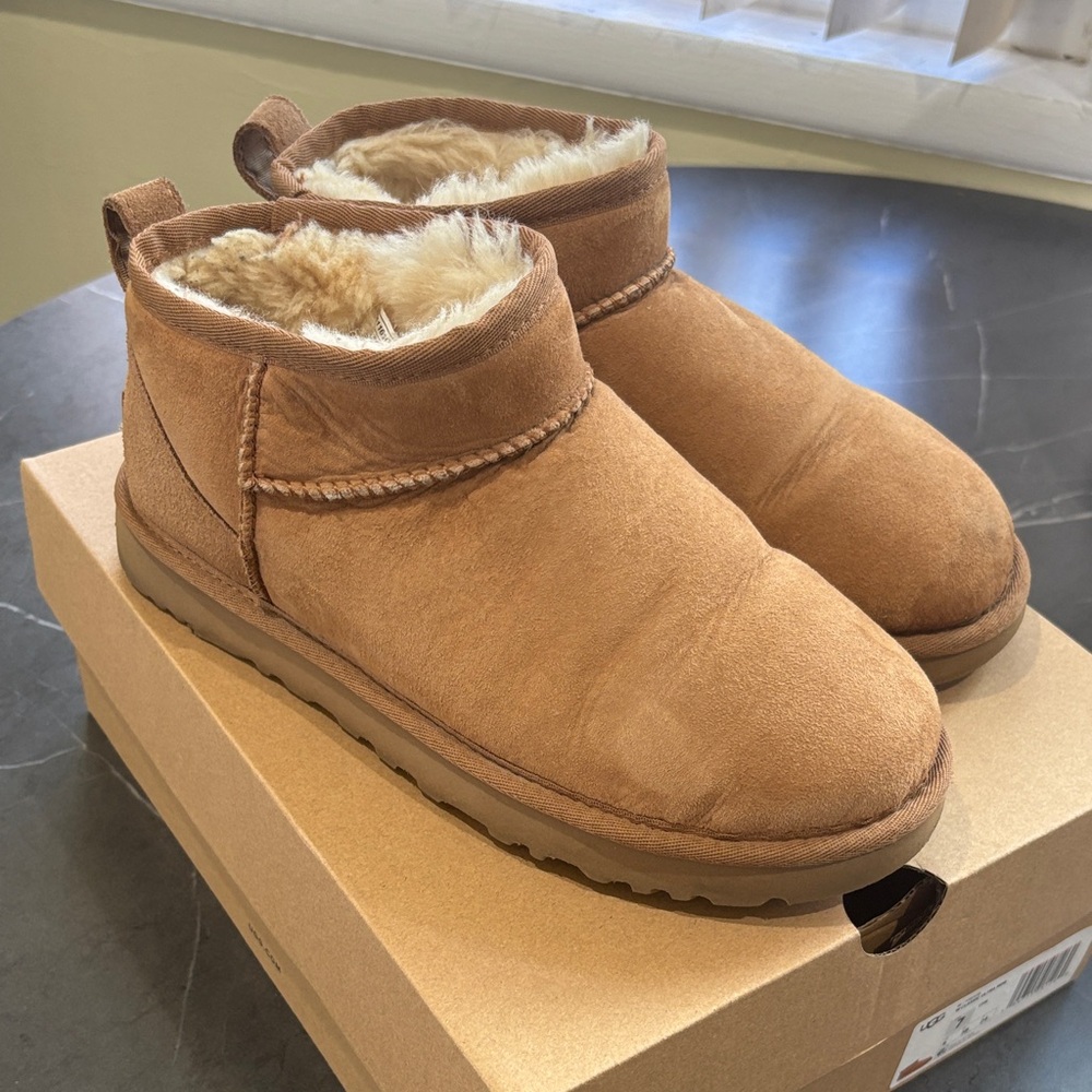 UGG classic Ulra Mini chestnut size 7